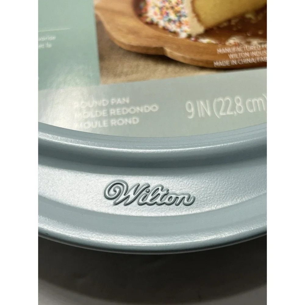 Wilton Texturra Performance Non-Stick‎ Round Pan Teal Blue 9